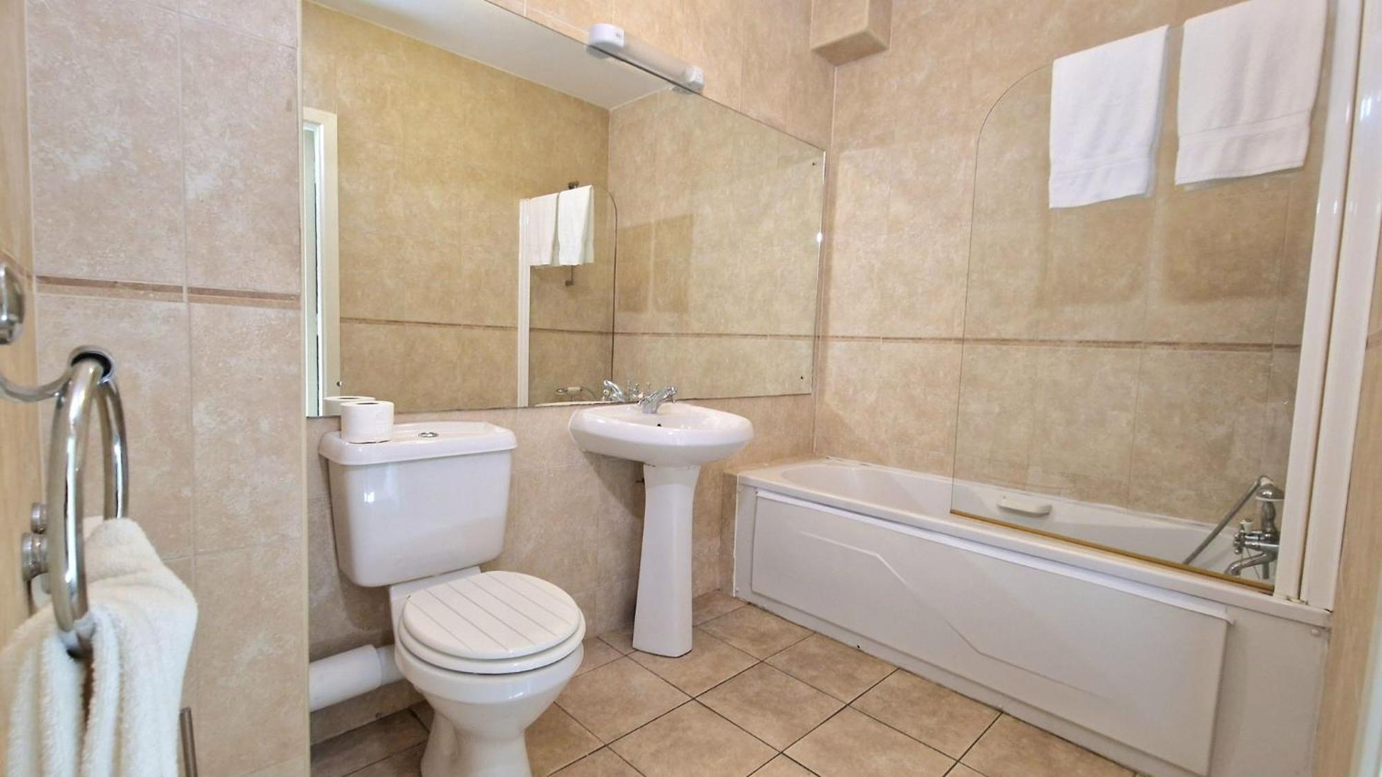 Cosy Two Bedroom Apartment Galway Extérieur photo